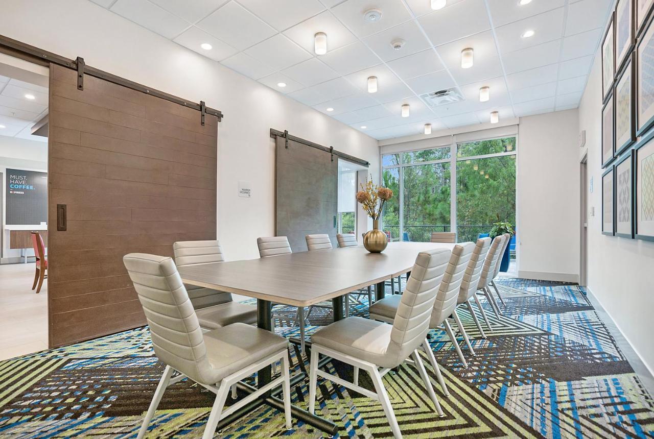 Express - South Bartram Prk By Ihg Hotel 3*