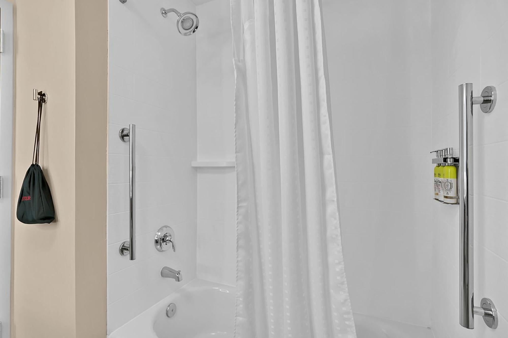 Hotel Express - South Bartram Prk By Ihg 3*